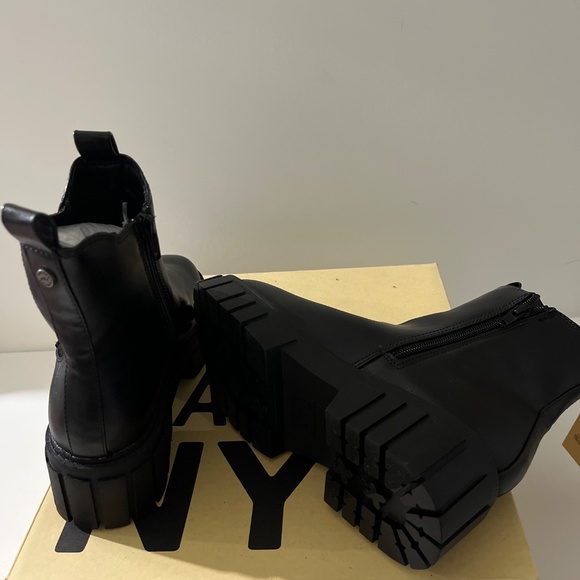 New Madden NYC Chunky Lug Boot Size 7 - Picture 2 of 5